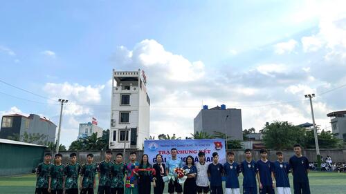 Trận chung kết Giải bóng đá nam Trường THPT Quang Trung năm học 2023 - 2024